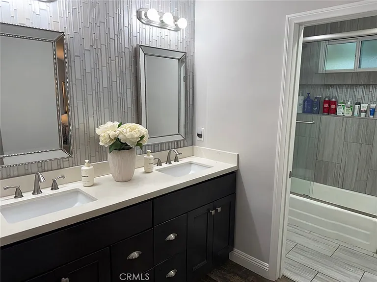 1530 Robin Way — Photo 11