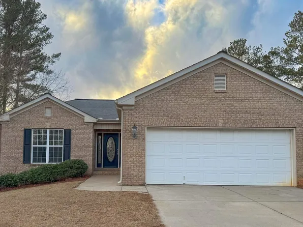 111 Eastwood Dr, Anniston, AL 36207