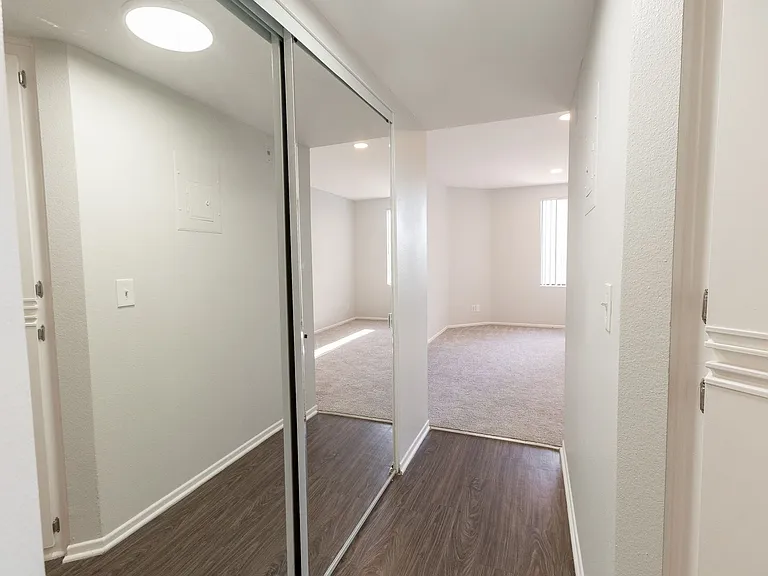 5235 Kester Ave — Photo 51