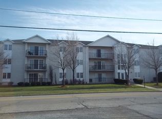 402 Sturdy Rd APT 2C, Valparaiso, IN 46383