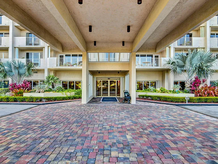 4301 N Ocean Blvd #607 — Photo 62