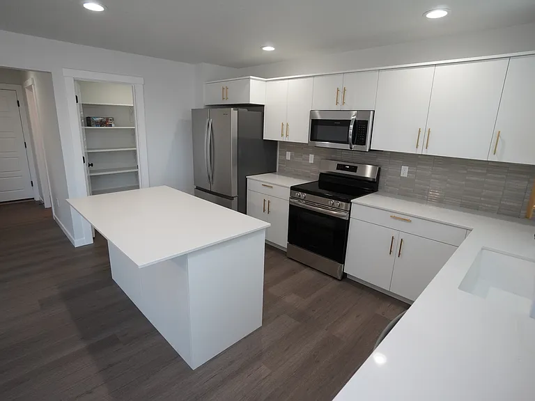 5813 W Stavros St — Photo 8