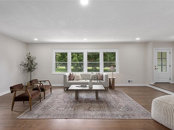 3rd image of 10505 W 49th St