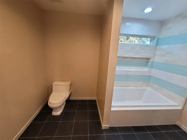 9718 Pine Lake Dr — Photo 7