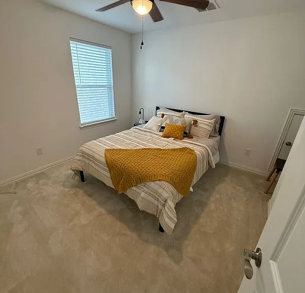 4617 Golden Gate Way — Photo 5