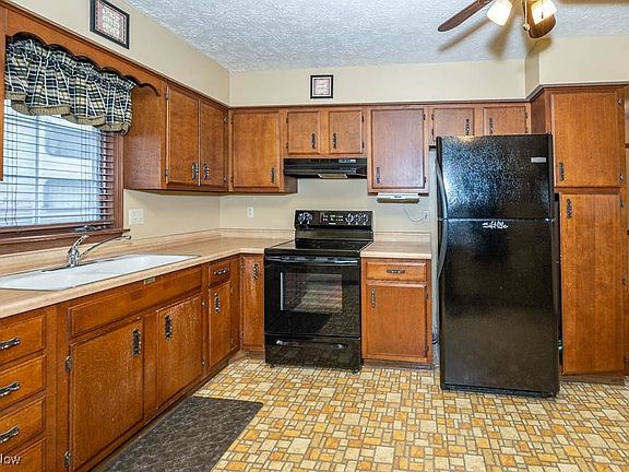 5th image of 606 Alice St