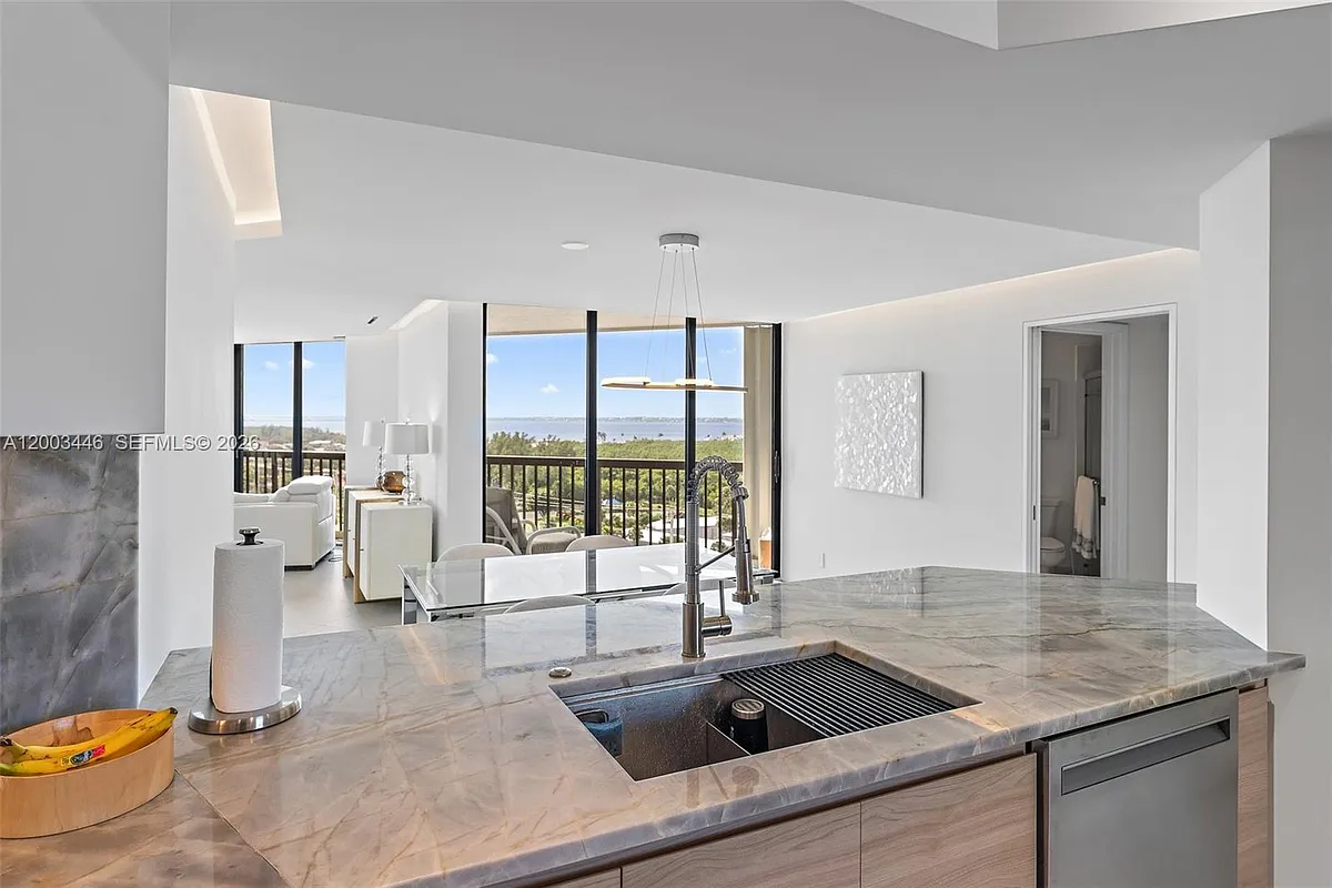 Building Photo - 9500 S Ocean Dr #1110