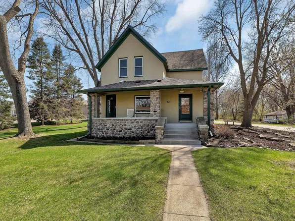 1002 3rd Ave NE, Little Falls, MN 56345