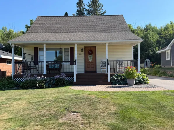 204 E 8th Ave, Sault Sainte Marie, MI 49783