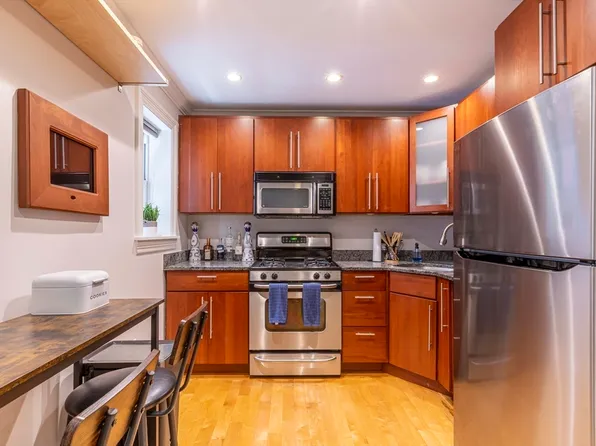 52 Cooper St APT 1, Boston, MA 02113