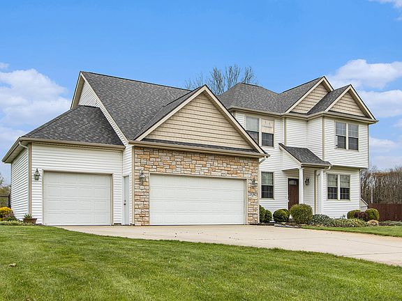 3rd image of 25202 Silver Oaks Blvd