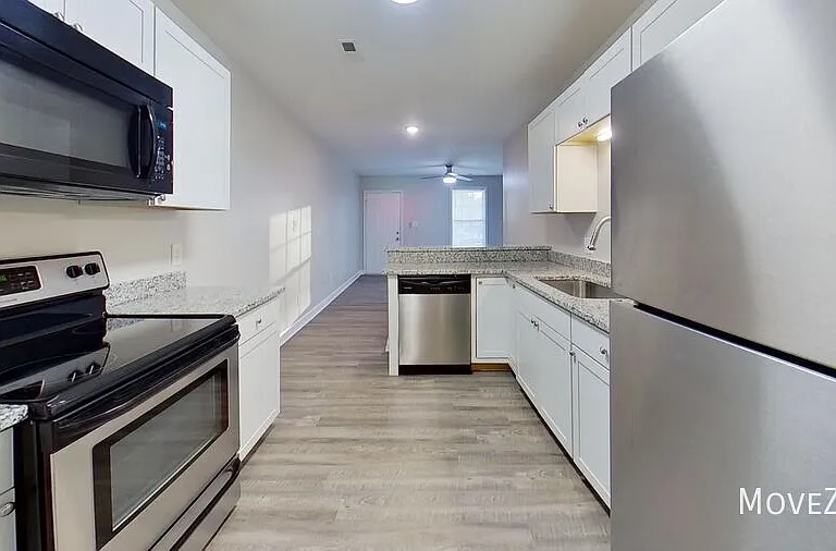 1132 Norris Rd — Photo 2
