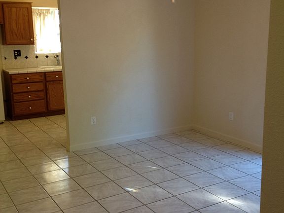 Dining room, facing street