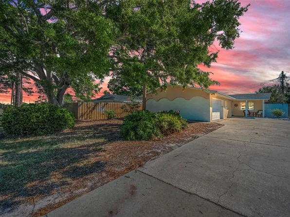 2053 Jefferson Ave, Dunedin, FL 34698