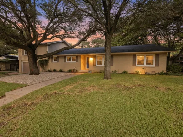 2225 Wooded Acres Dr, Waco, TX 76710