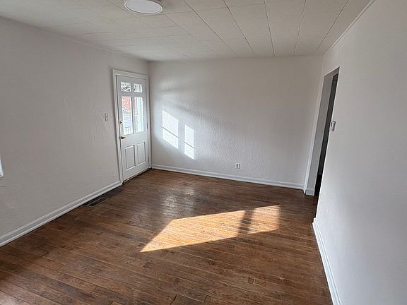 2nd image of 940 Wilmington Ave