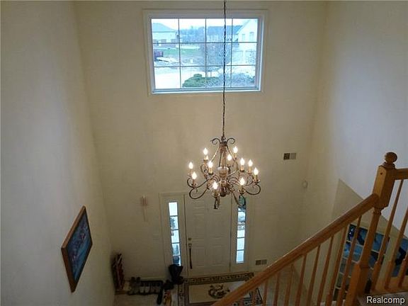 3rd image of 24659 Cavendish Ave E