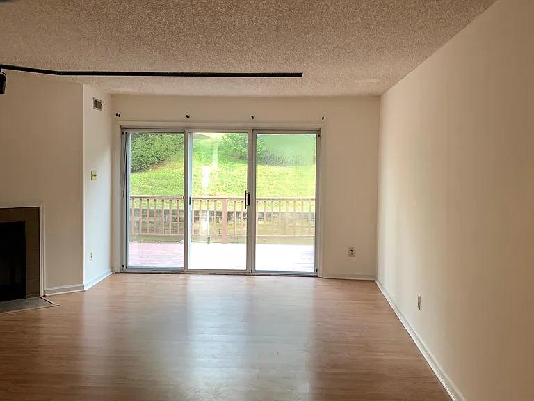 421 Cannon Ct — Photo 12