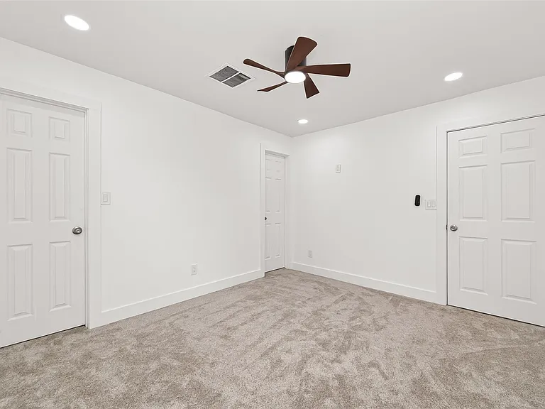 6615 W Montgomery Rd — Photo 18