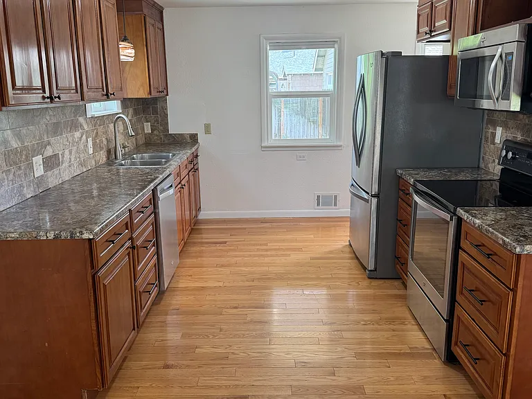 1407 W Kiernan Ave — Photo 4