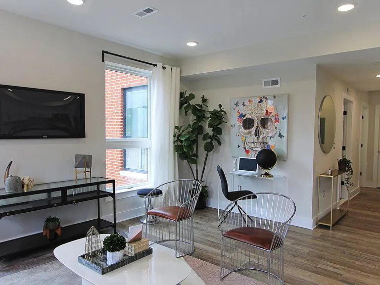 East Main Manayunk Apartments — Photo 35