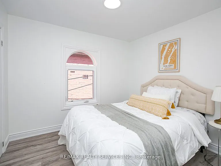 20 Somerset Ave E — Photo 30