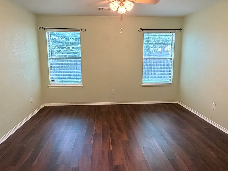3207 Scenic Glen Dr — Photo 26