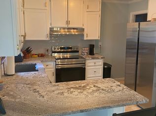 175 Valley Dr, Roswell, GA 30075