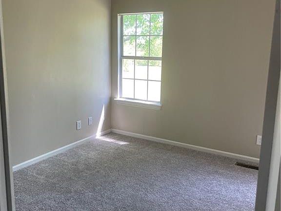 3rd image of 1523 Heritage Ave