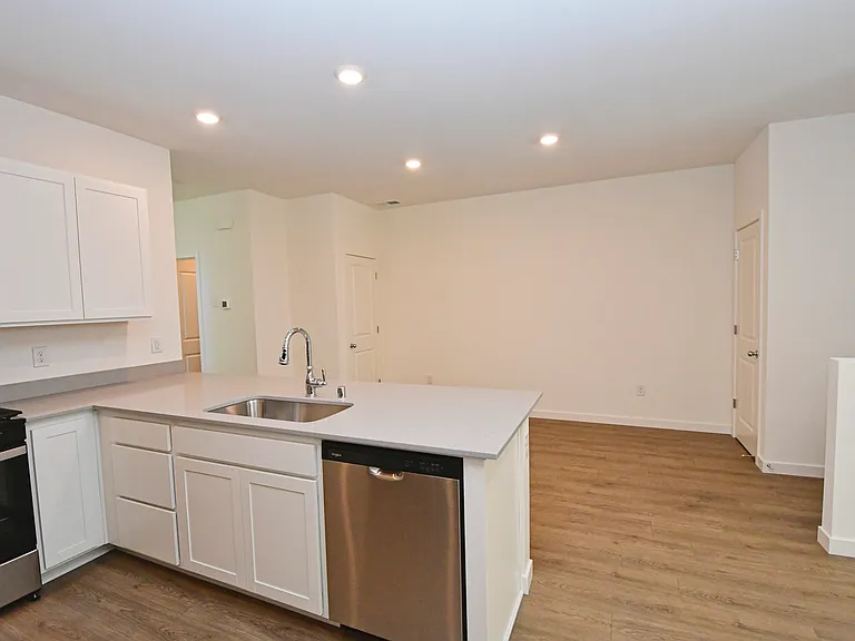 1018 Middle Gate Rd — Photo 5