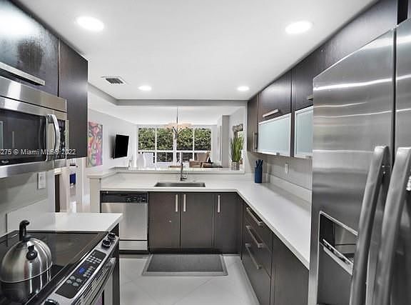 2nd image of 1717 N Bayshore Dr APT 1144