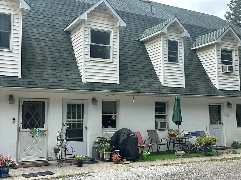 15 Kelly Ln — Photo 3