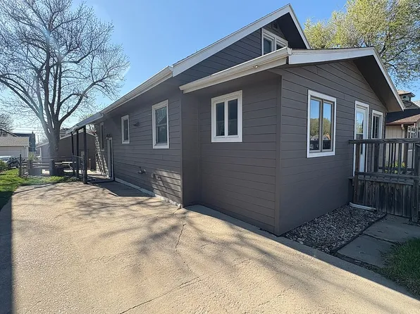 327 N Cliff Ave, Sioux Falls, SD 57103