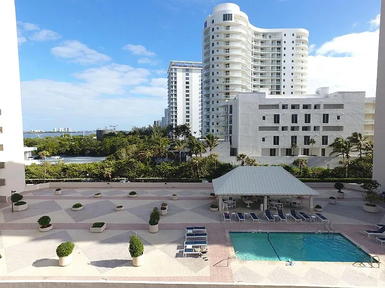 4200 N Ocean Dr #1-203 — Photo 33