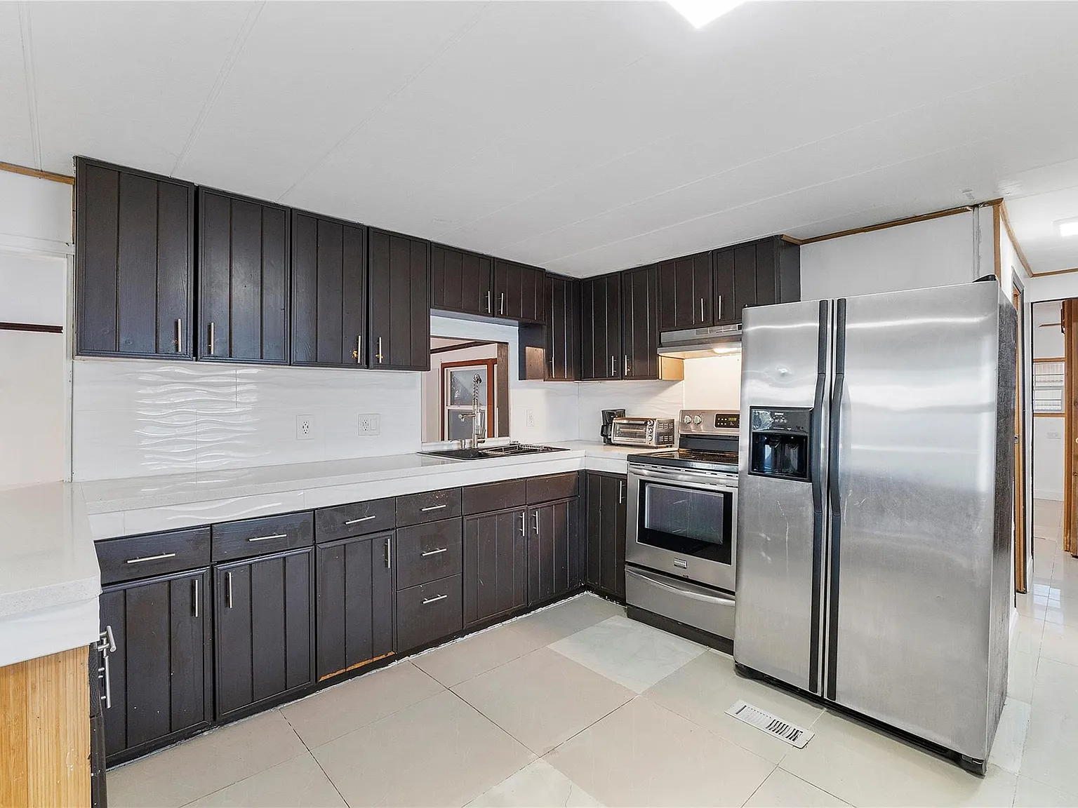 2 bed, 2.0 bath, 852 sqft, $2,350 — Photo 2