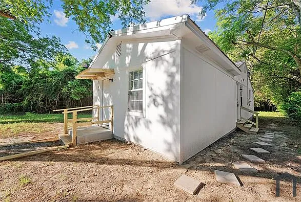 5745 Holland St — Photo 23