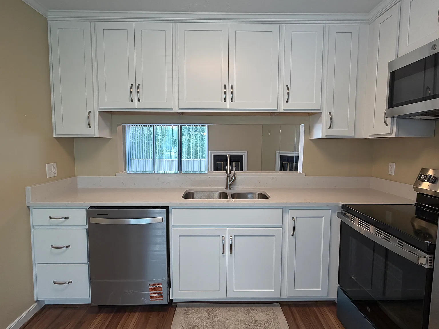3 bed, 1845 sqft, $2,395 — Photo 4