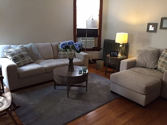 3rd image of 2715 N Francisco Ave Unit 2