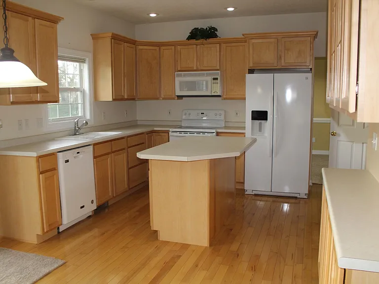 7112 Bolingbrook Dr — Photo 9