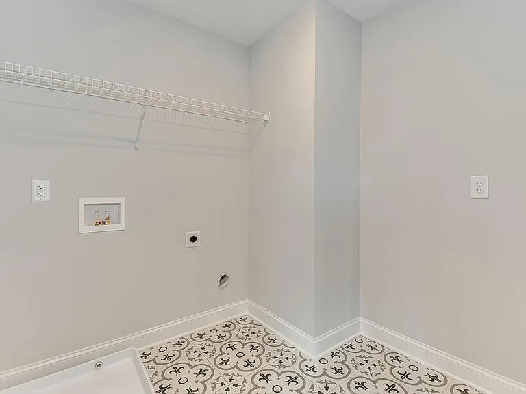 35 Sudderth St — Photo 24