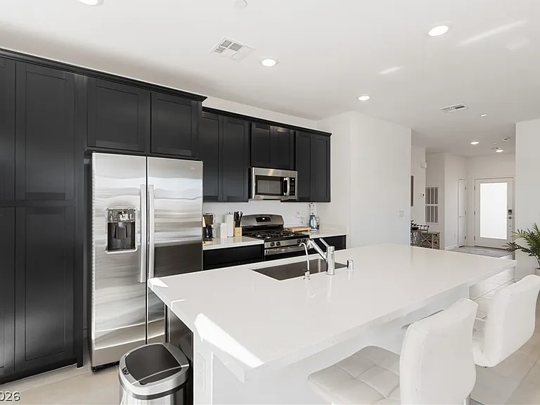 896 Market Grove Ln — Photo 12