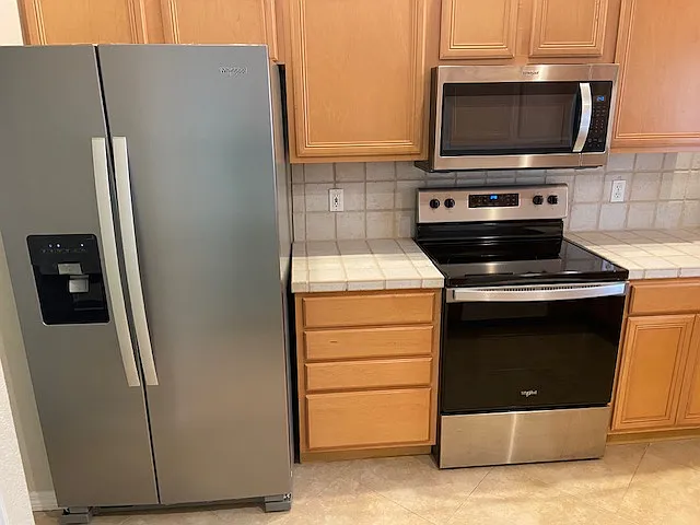 1741 Goodrich Ave — Photo 37