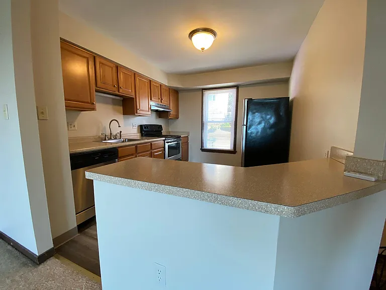 41 Bailey Ave — Photo 4