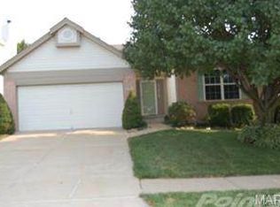 16928 Hickory Crest Dr, Ballwin, MO 63011
