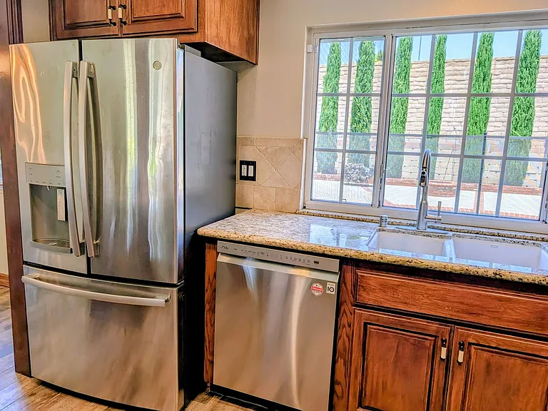 5517 E Edgemar Ave — Photo 15