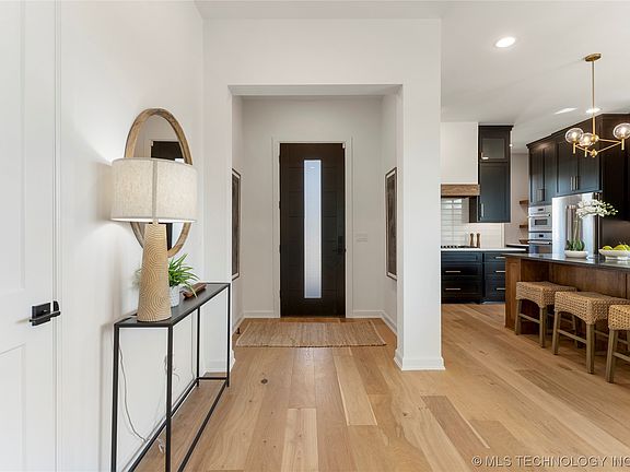 5th image of 1214 N 71st Pl