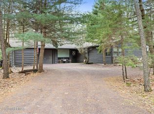 63 Greenwood Rd, Lake Harmony, PA 18624