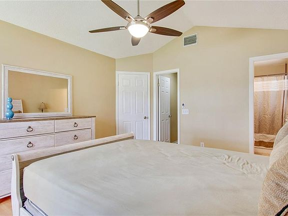 4th image of 1036 Hardwood Dr
