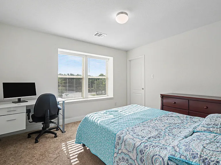 bedroom 2 -upstairs