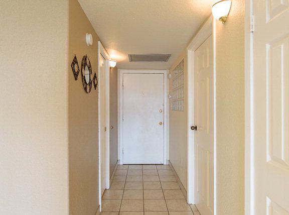 3rd image of 2000 Gulf Blvd #206
